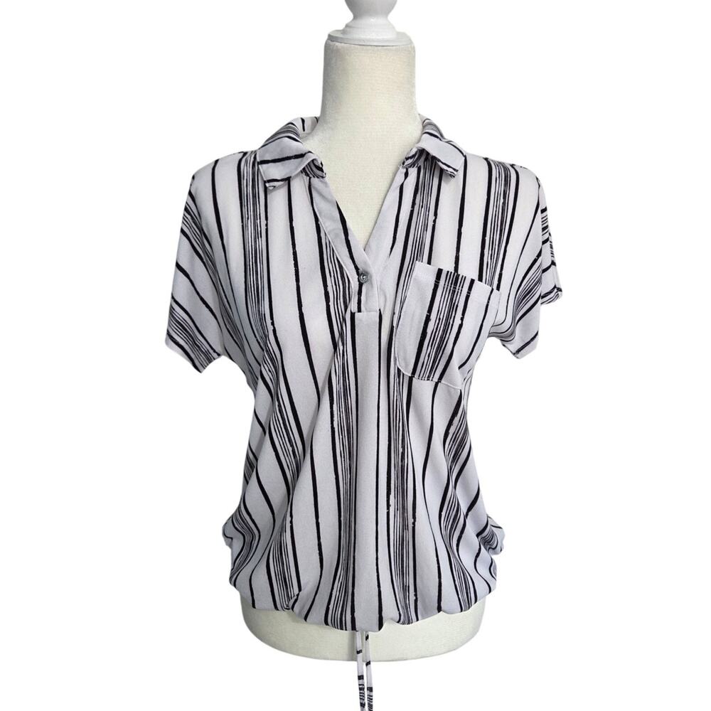 Adrienne Vittadini white and Black Short Sleeved Top Women's Size Small